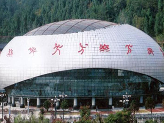 穆棱体育中心球形网架加工安装